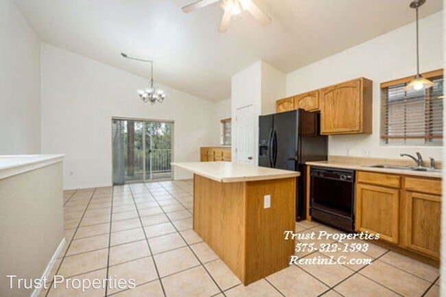 Building Photo - 5 br, 2.5 bath House - 5046 Arena Dr