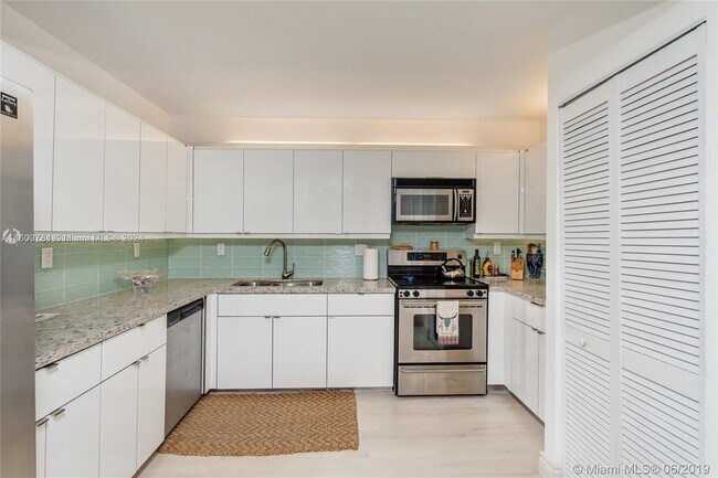 Foto del edificio - 55 Ocean Ln Dr