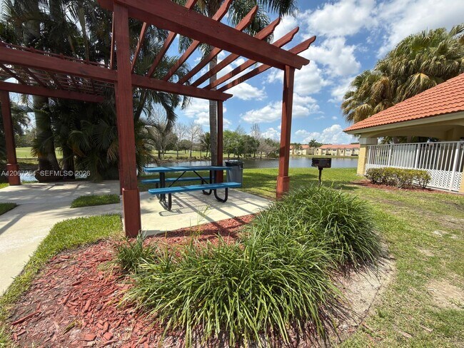 Foto del edificio - 12760 Vista Isles Dr