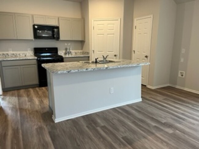 Building Photo - FIRST MONTH FREE!