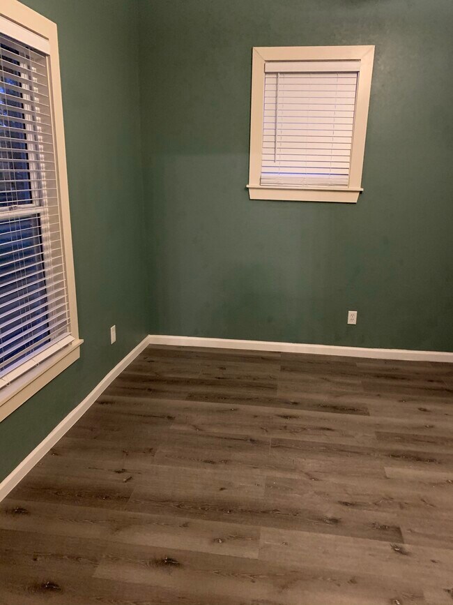 819 S Sycamore St, Ottawa, KS 66067 House Rental in Ottawa, KS