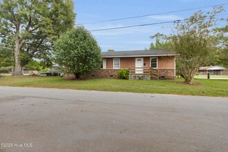 Building Photo - 1800 Carver St