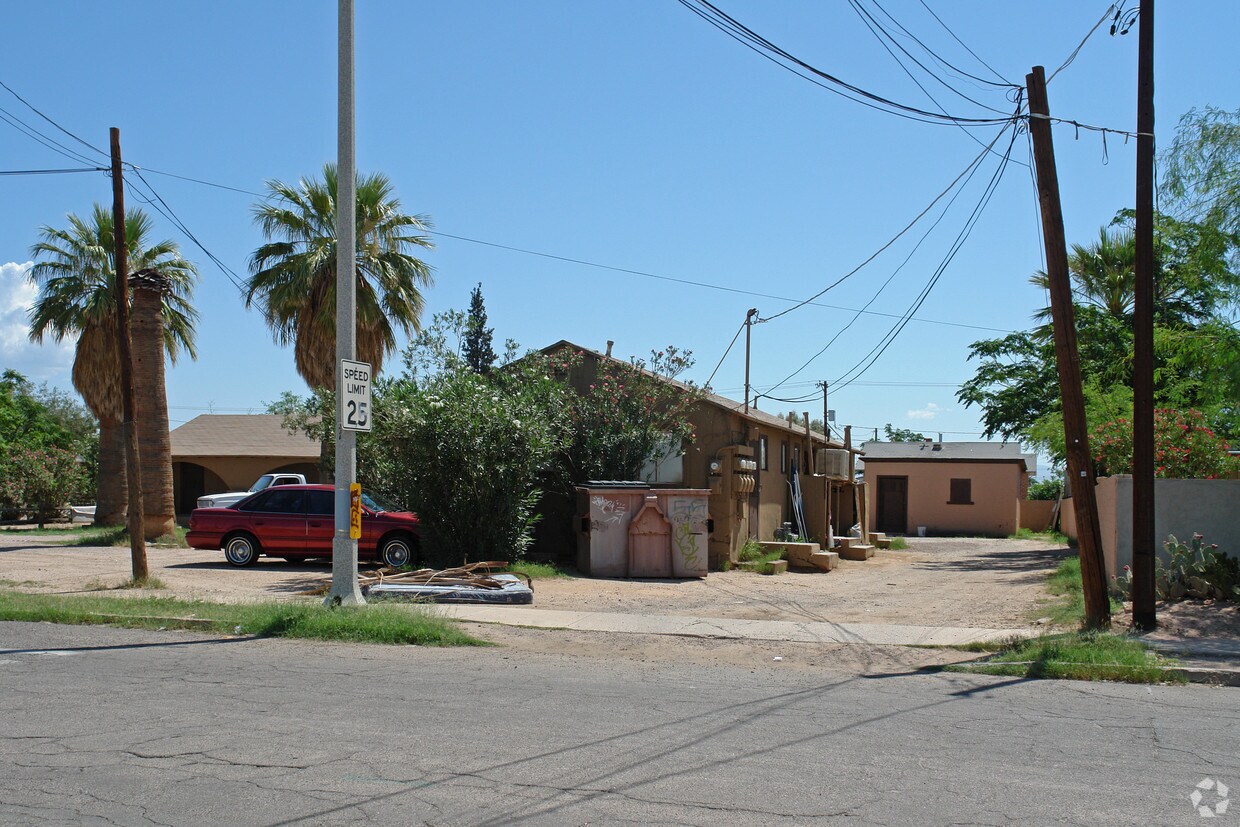 Building Photo - 3757 S Clark Ave