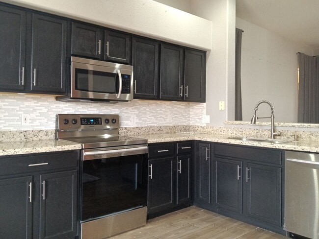 Photo - Very Spacious House- Near Cardinal Stadium