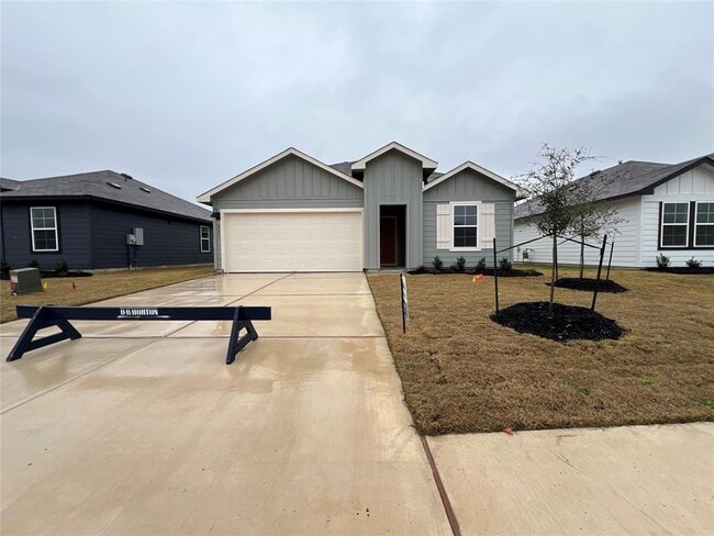 Building Photo - 221 Wirecrested Dr
