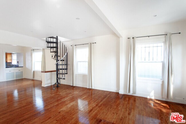 Foto del edificio - 547 Brooks Ave