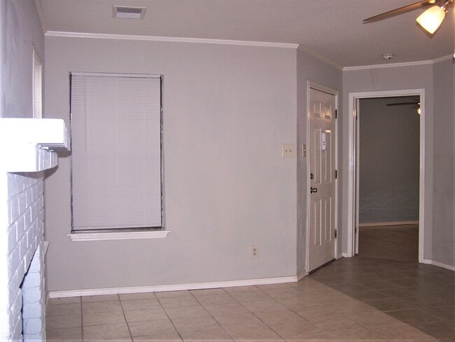 Building Photo - 4803 Hamilton Wolfe