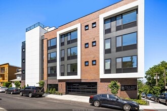 Building Photo - 4525 Bergenwood Ave