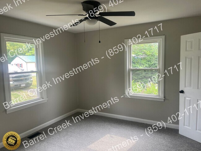 Building Photo - 2-Bed 1-Bath House