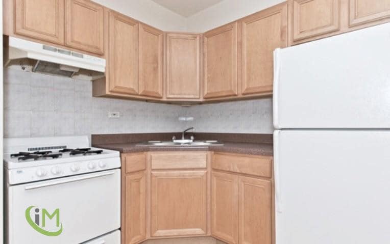 Primary Photo - Lakeview - Junior 1 Bedroom / 1 Bathroom $975