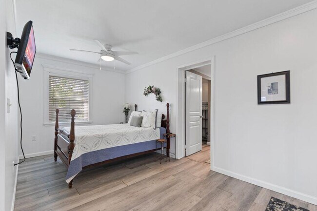 Foto del edificio - 1308 Fredrick Ln