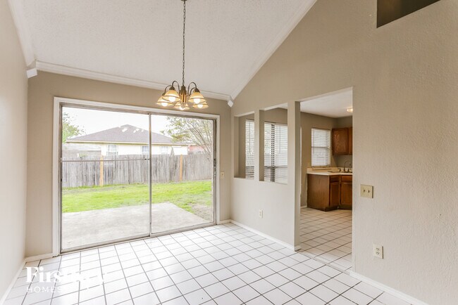 Building Photo - 4613 Feathercrest Dr
