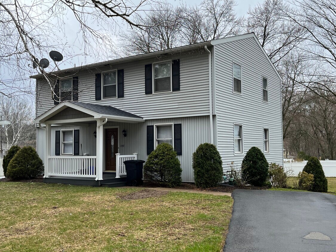front - 1355 Sycamore Rd