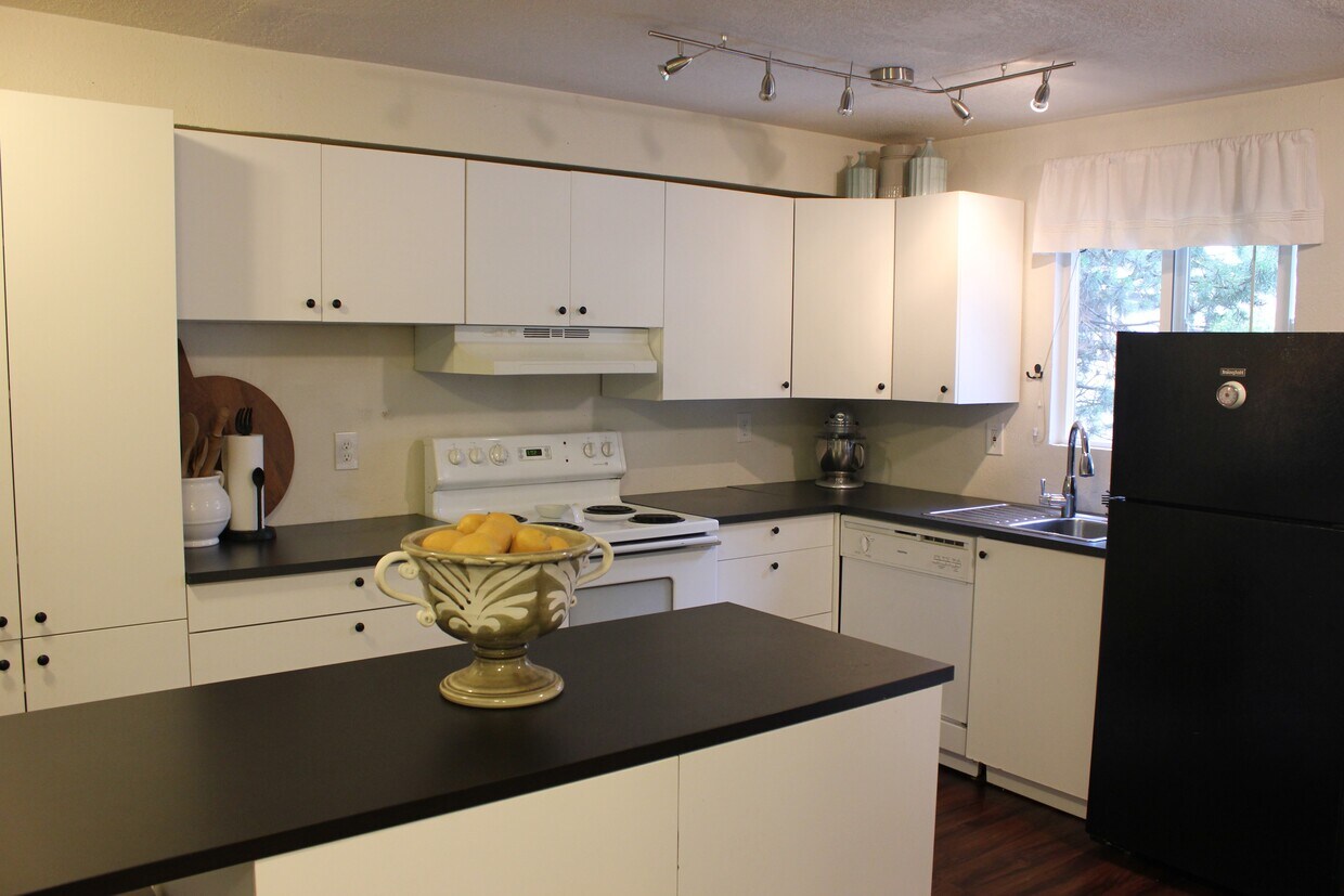 Santee court - Santee court