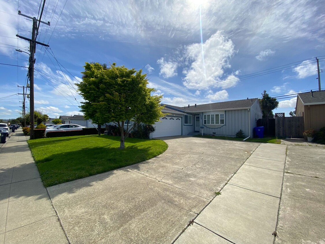 Primary Photo - 1590 Via Barrett, San Lorenzo, CA 94580