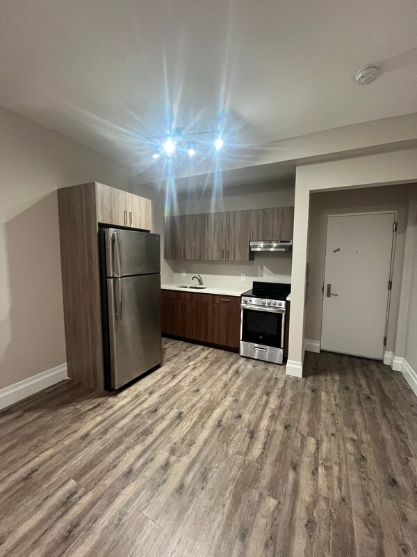 Foto principal - 106 N Grove St