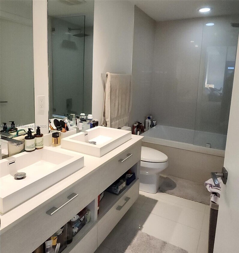 Primary Photo - 45 SW 9th St