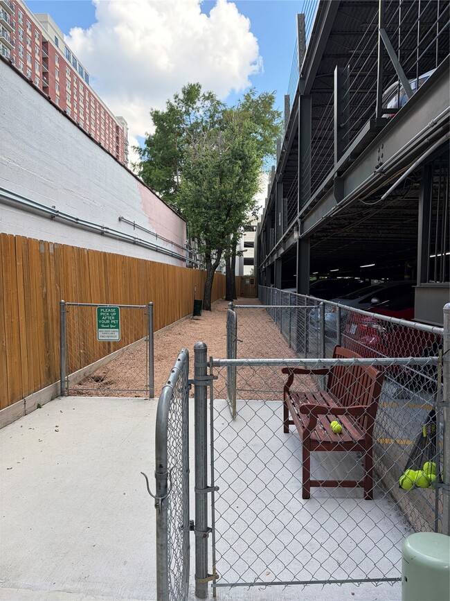 Building Photo - 3231 Allen Pkwy