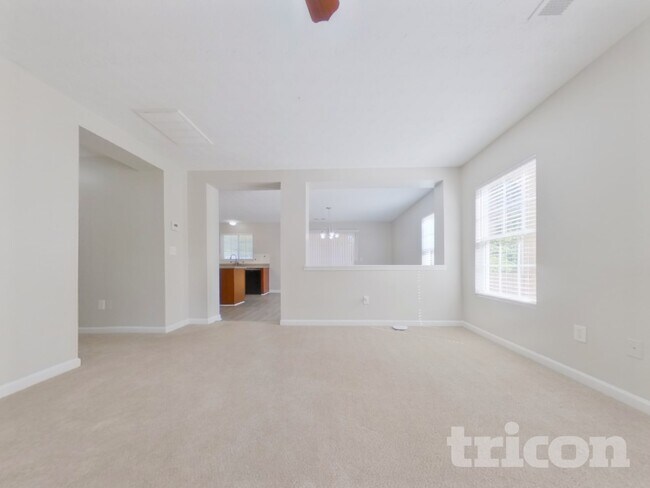 Building Photo - 401 Silver Spring St