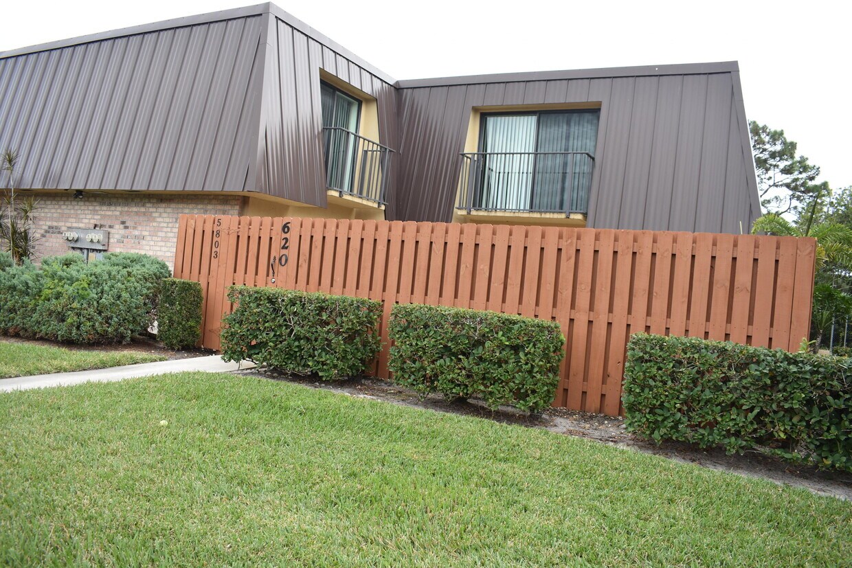 Foto principal - 5803 SE Windsong Ln