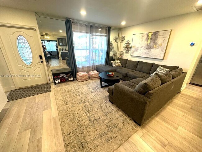 Foto del edificio - 2751 SW 4th Ct
