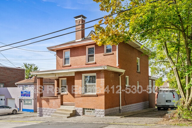 Building Photo - 2119-2119 Mt Troy Rd