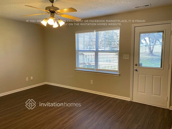 Building Photo - 441 Amir Cir