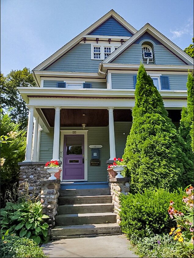 Primary Photo - 57 Emerson St