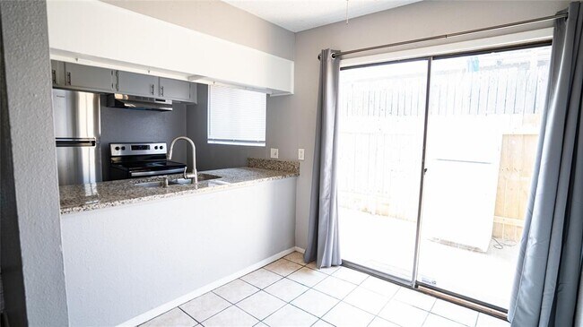 Foto del edificio - 3003 Parker Ln