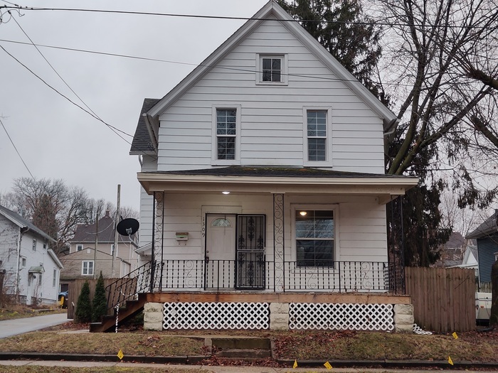 Primary Photo - Move-In Ready 3-Bedroom with Upgraded Comf...