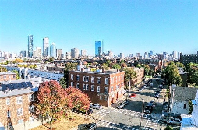 Foto del edificio - 608 Shawmut Ave