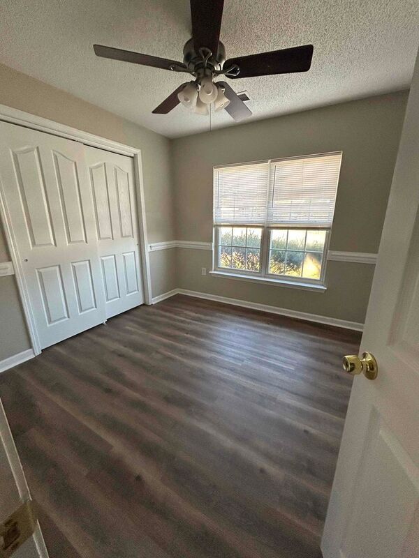 Building Photo - 4729 Sahalee Ln