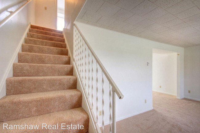 Foto del edificio - 3 br, 1.5 bath Apartment - 1010 Crescent Dr