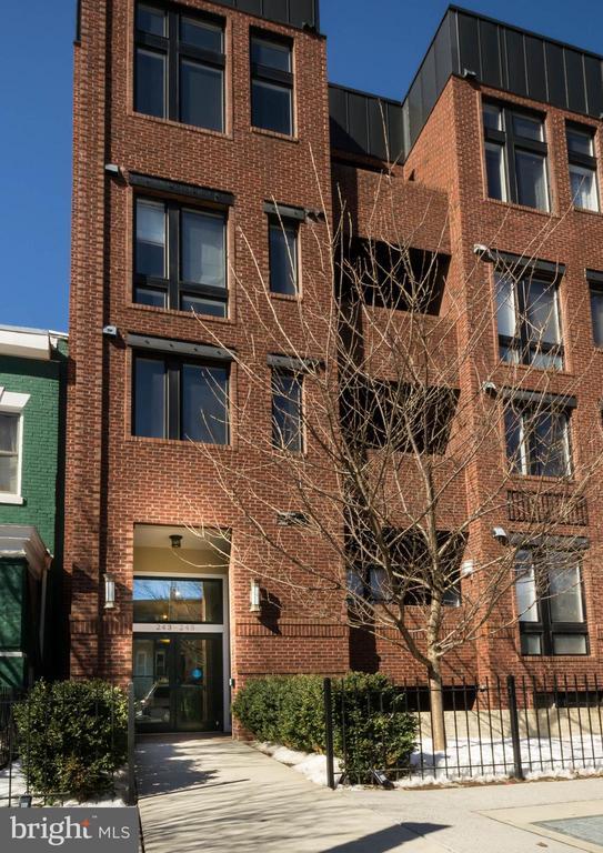 Foto principal - 245 15th St SE