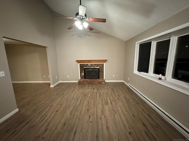 Building Photo - 48 Hidden Pond Dr
