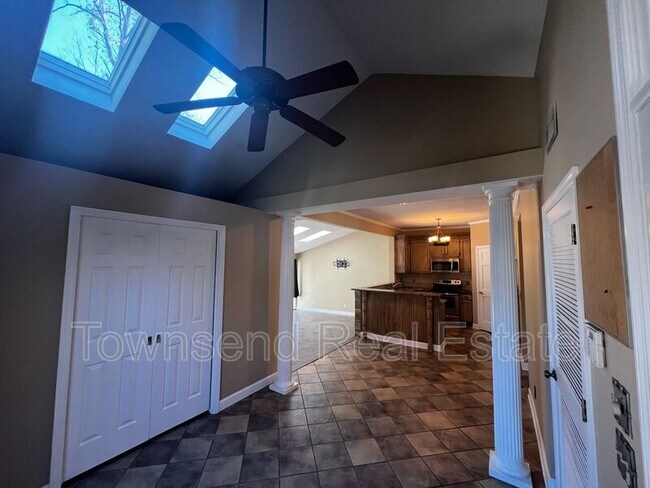 Foto del edificio - 204 Woodside Ave