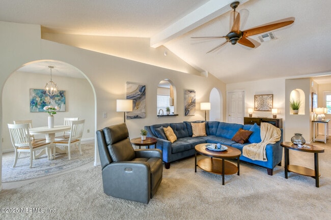 Foto del edificio - 7596 Fawn Lake Dr N