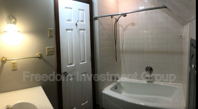Foto del edificio - 2529 Tall Pine Ln SW