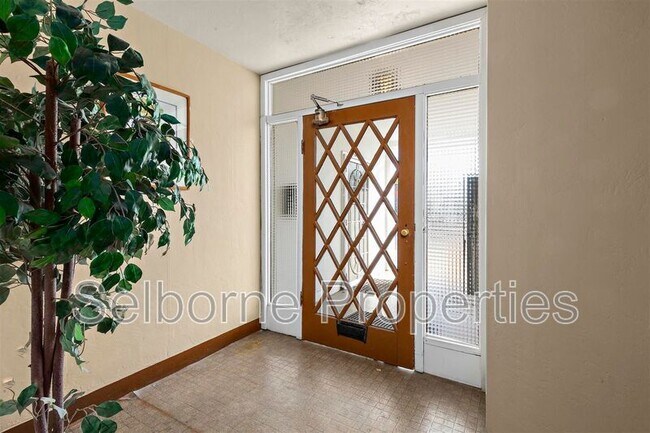 Photo - 369 Colusa Avenue House