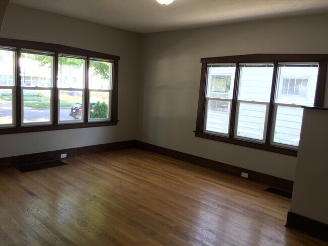 Foto del edificio - 253 Valley Ave SW