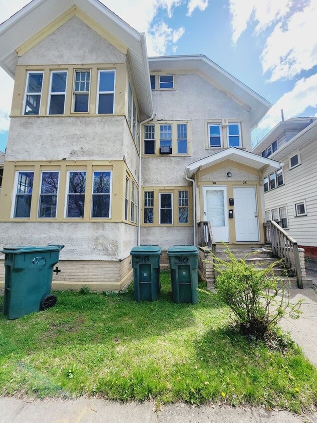 283030 Carthage Dr Unit 30, Rochester, NY 14621 Room for Rent in