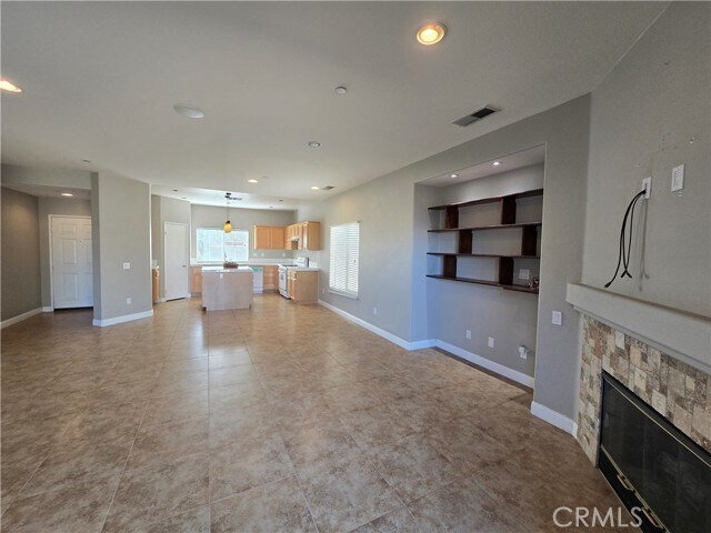 Building Photo - 736 Summit Dr