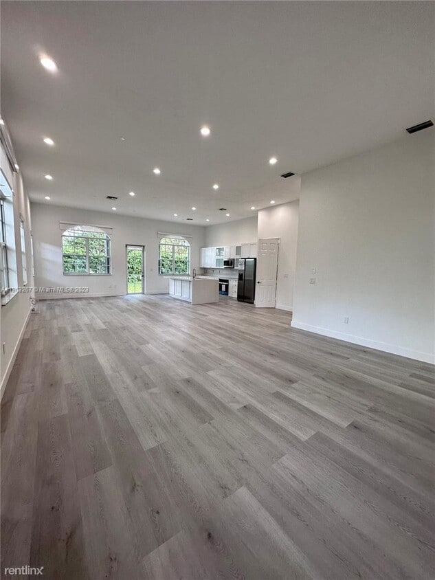 Primary Photo - 4 br, 3 bath House - 11123 NW 71st Ter # 1...