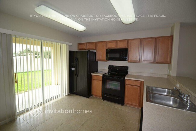 Foto del edificio - 7319 Lumber Port Dr