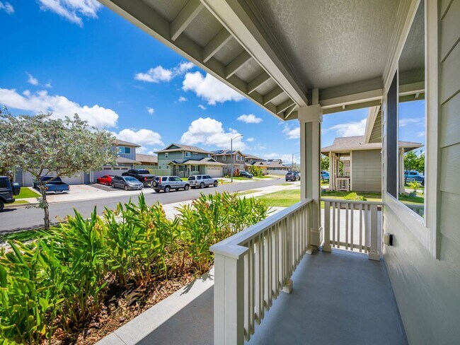 Building Photo - Lehua at Hoopili 4 bedroom 2.5 bath single...