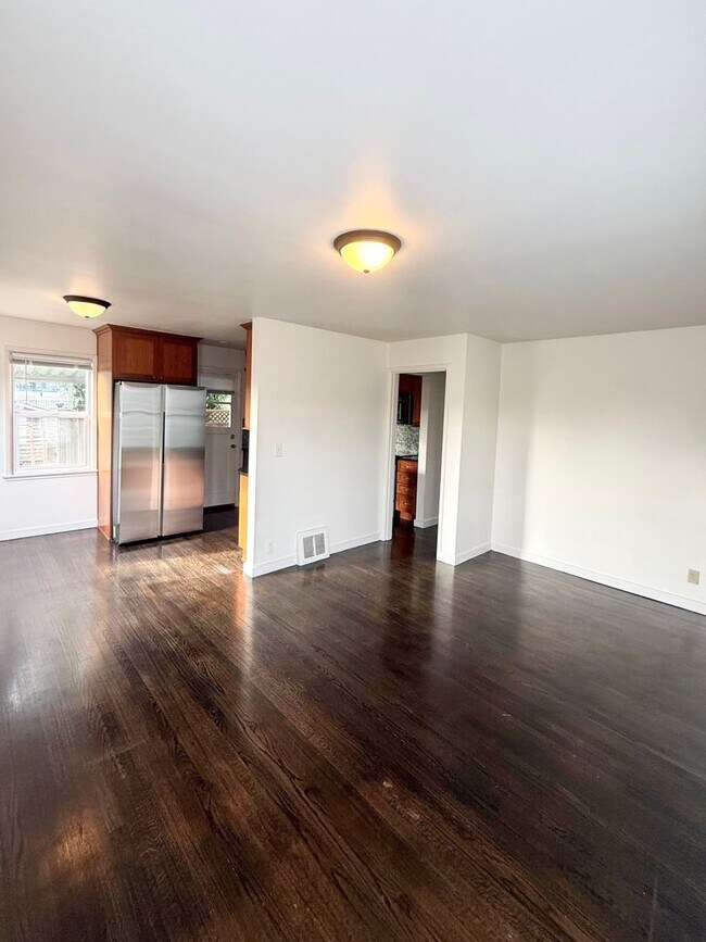 Foto del edificio - Charming 4 Bedroom Whittier Heights Home