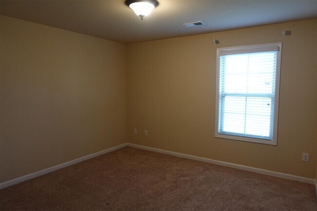 Building Photo - 340 Aniken Cir
