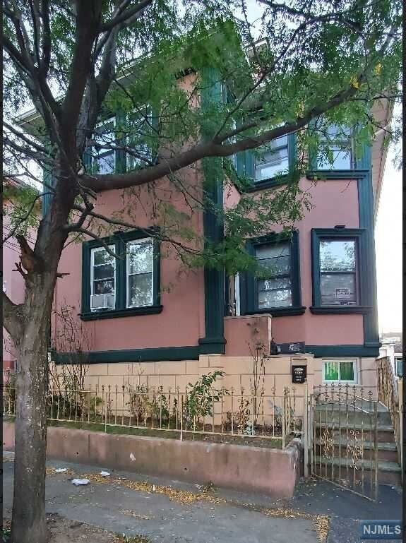Primary Photo - 1026-1028 E 23rd St