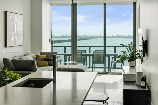 Foto del edificio - 480 NE 31st St