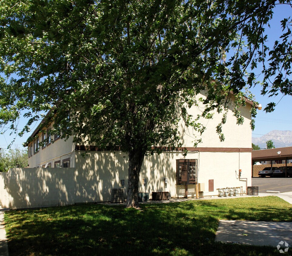 Building Photo - 9064 Sewell Ave